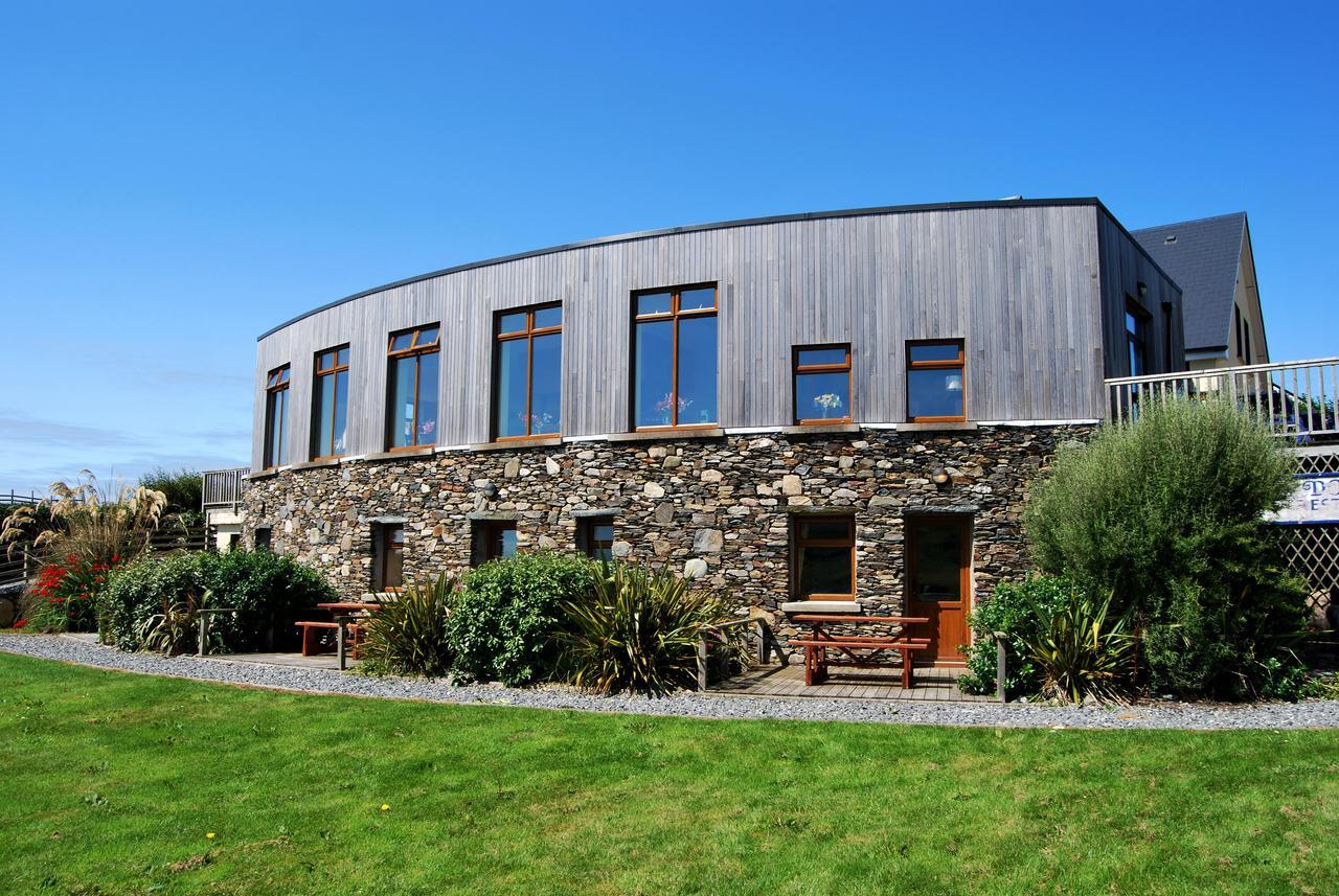 Dolphin Hotel Inishbofin Eksteriør billede
