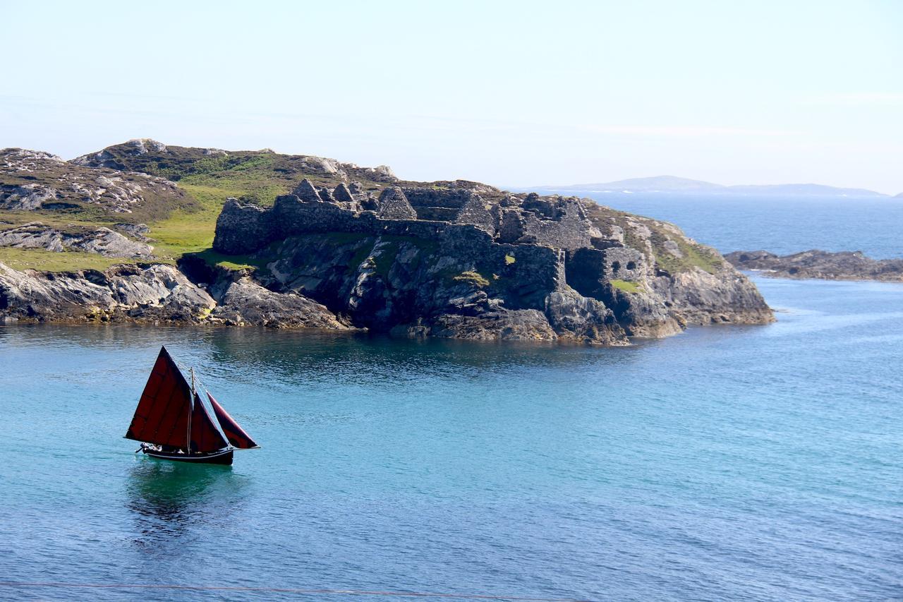 Dolphin Hotel Inishbofin Eksteriør billede